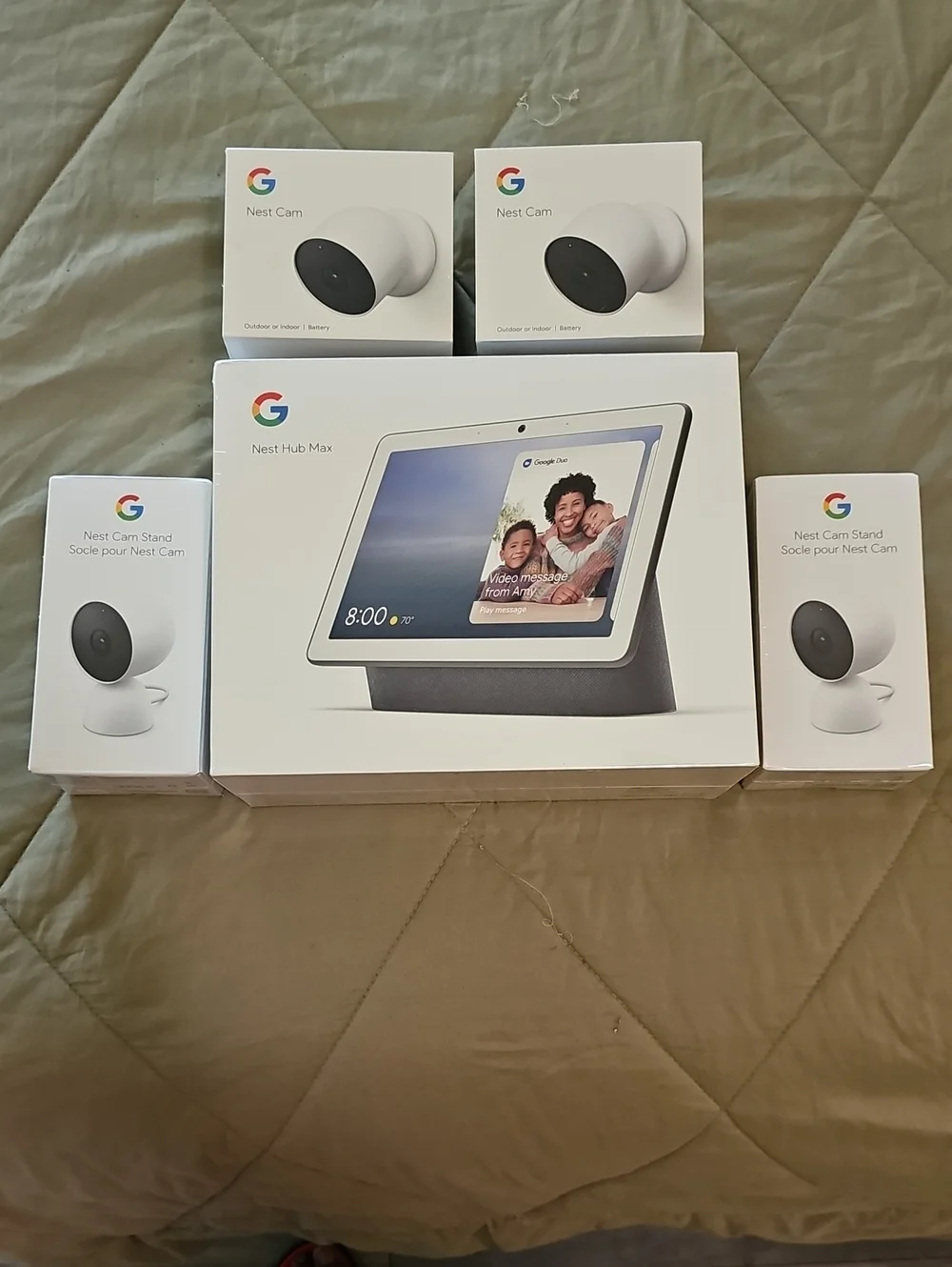 New Google Nest Hub Max and Nest Cam Accessories Bundle - White